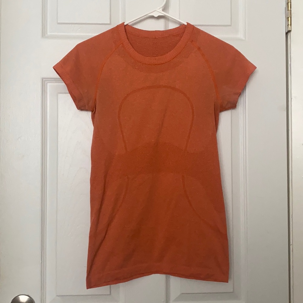 Lululemon workout top